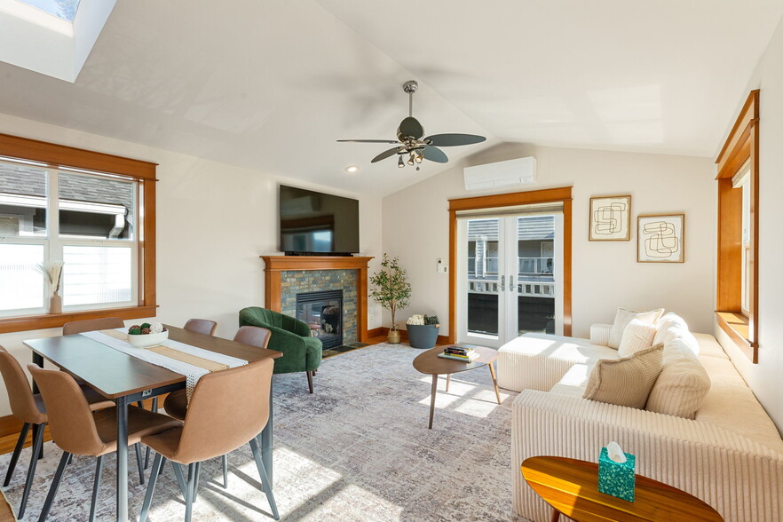 Building Photo - 3006 SW Hinds St