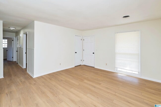 Building Photo - 2842 Brooklane Dr