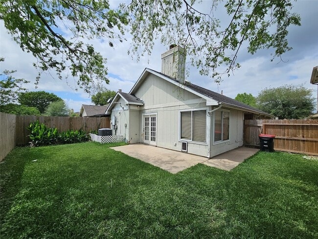 Building Photo - 17051 Carbridge Dr