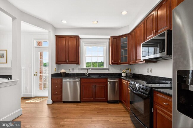 Building Photo - 8016 Quarry Ridge Way