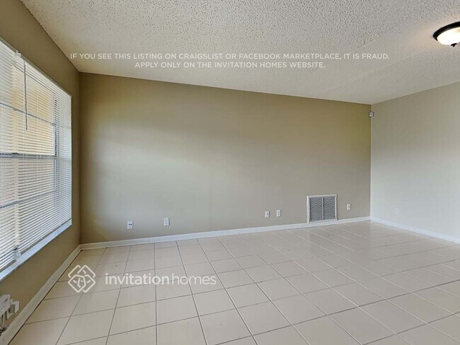 Building Photo - 9019 SW 9th St