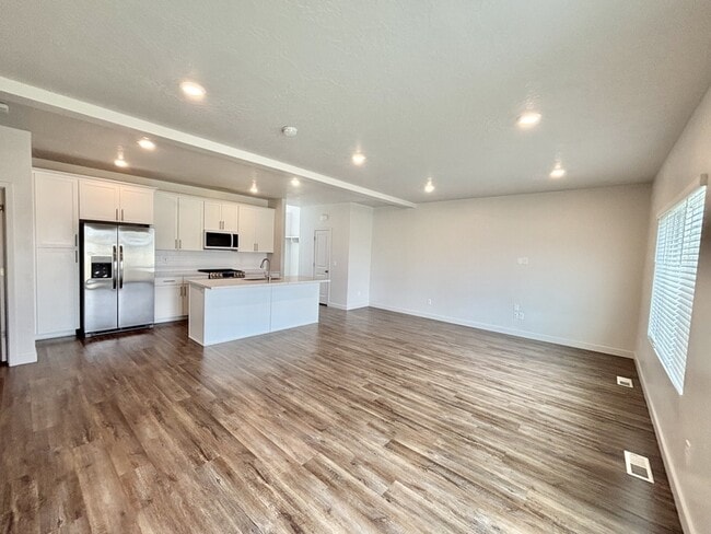 Building Photo - 1508 W Sparta Way