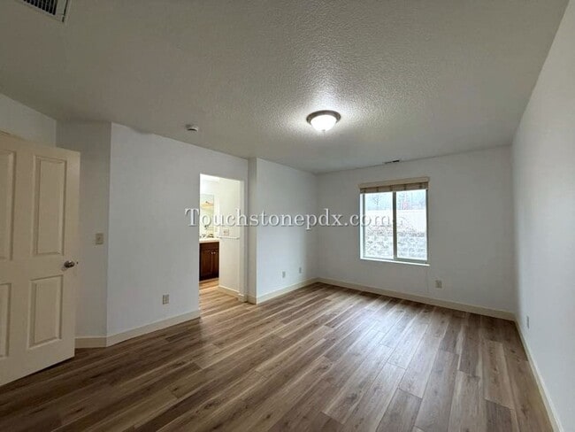 Building Photo - 16316 SE Scoria Ln