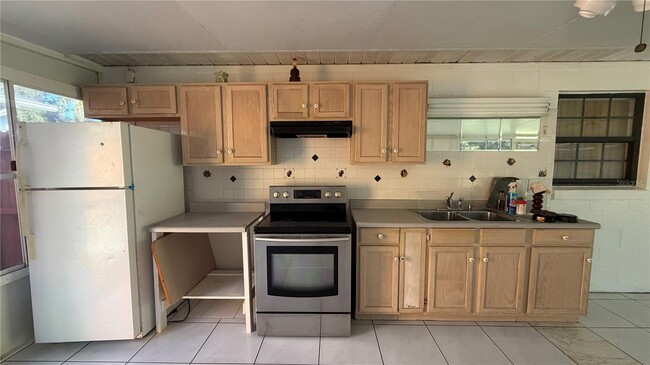 Building Photo - 126 N Observatory Dr