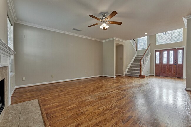 Building Photo - 15 W Stony End Pl