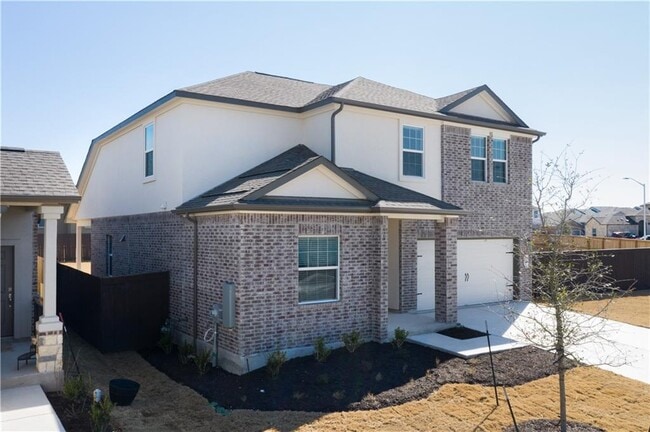 Building Photo - 924 Bluewood Bend