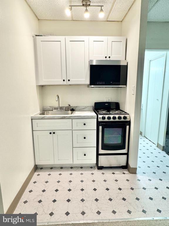 Building Photo - 3030 Wisconsin Ave NW