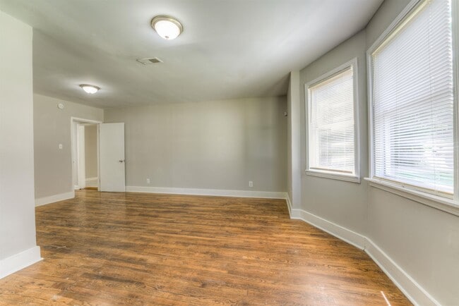 Building Photo - 1778 Edward Ave