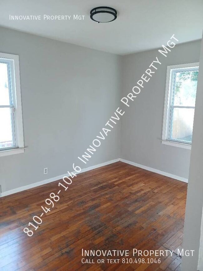 Building Photo - 533 W Pulaski St