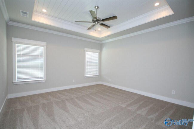 Building Photo - 707 Sluice Dr SW