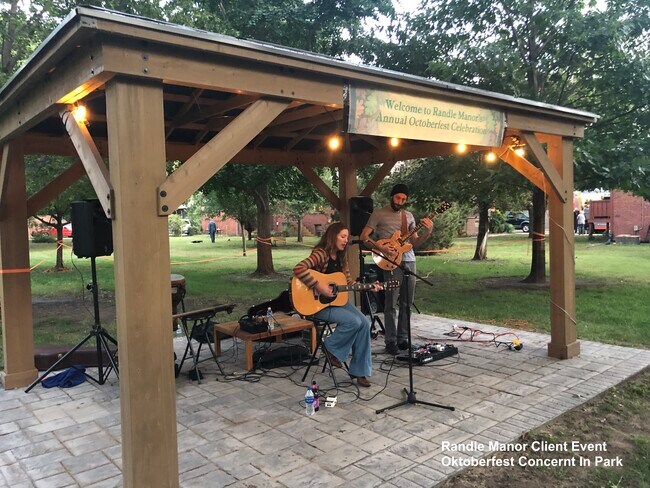 Building Photo - 1005 N Waco Ave