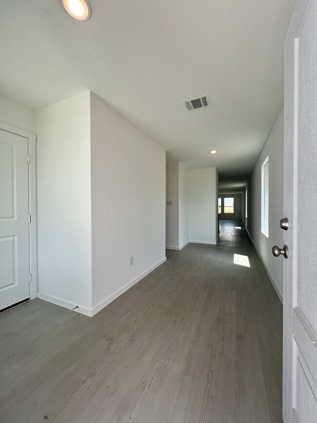 Building Photo - 9175 Trails End