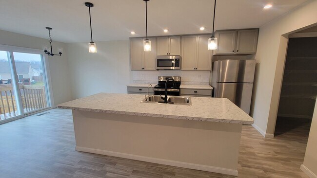 Building Photo - New 4-Bedroom Home In Mount Washington– Storage Galore