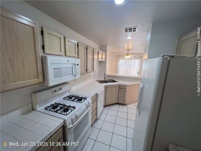 Building Photo - 920 Twinkling Sky Ave