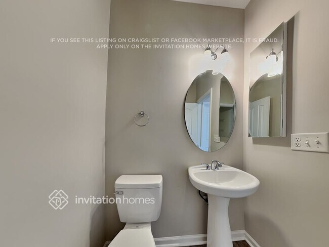 Building Photo - 716 Weathervane Dr