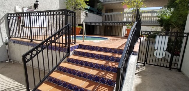 Building Photo - 355 S Los Robles Ave