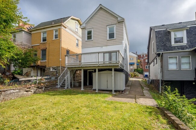 Building Photo - Charming 2 bedroom home in Beechview available May 1!