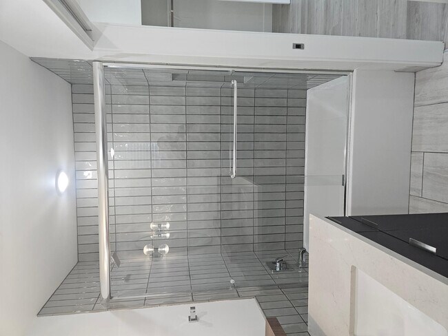 Building Photo - 283 S Roosevelt St