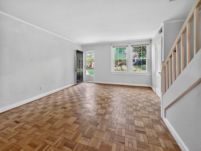 Building Photo - 1030 S Barton St