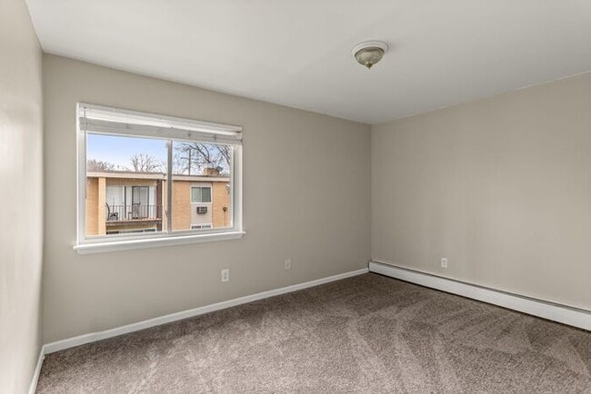 Building Photo - Beautiful 3 bedroom with updates galore- HEAT, Water and Sewer included !
