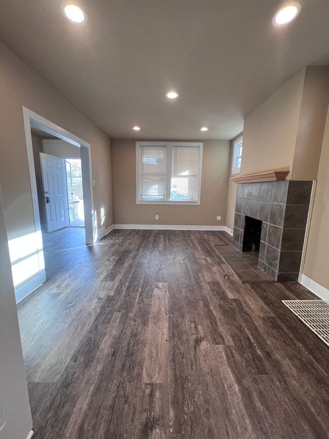Building Photo - 2 Bedroom Townhome for Rent in the Arlingt...