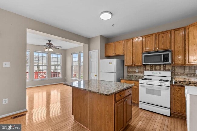 Building Photo - 2133 Bexley Dr