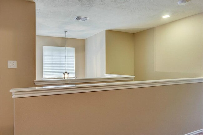 Building Photo - 251 Bloomhill Pl
