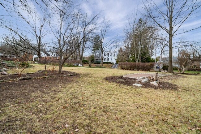 Building Photo - 126 Mahrt Ave