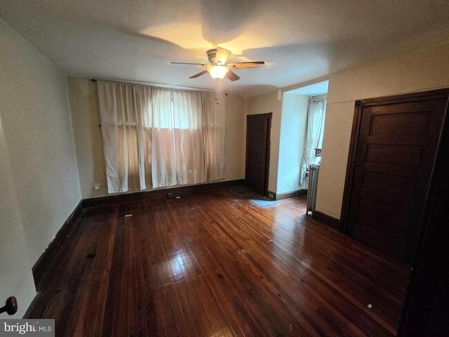 Building Photo - 557 Hamilton St