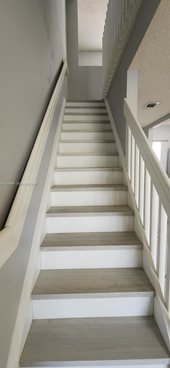 Building Photo - 211 Mallory Ct