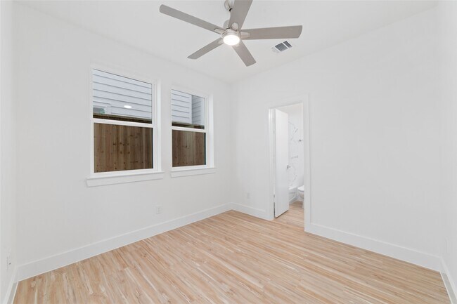 Building Photo - 2103 Holman St