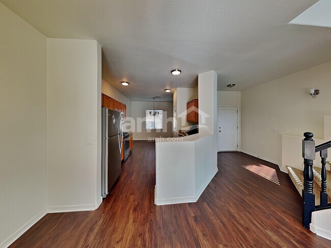 Building Photo - 138 E Calle Del Rondador