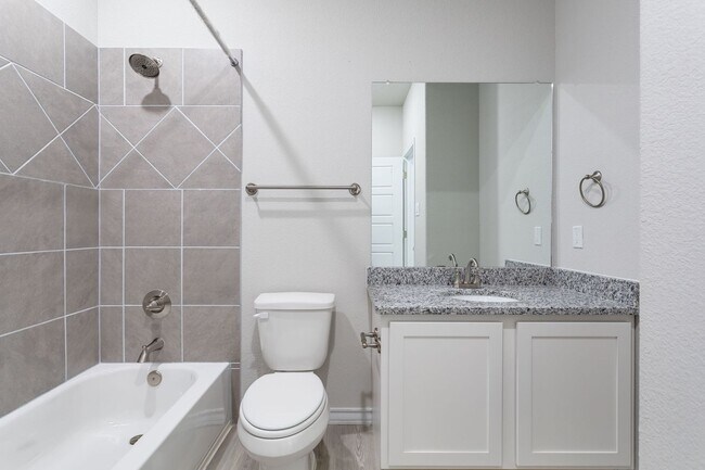 Building Photo - Elegant Home in Seguin!