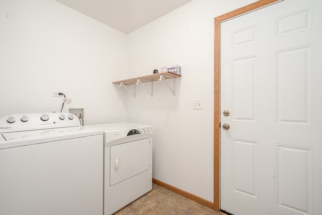 Building Photo - 250-260 S McGinty St