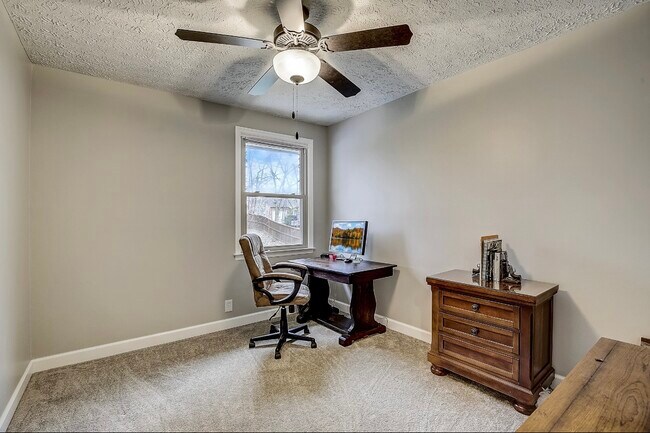 Building Photo - 119 Forest View Dr