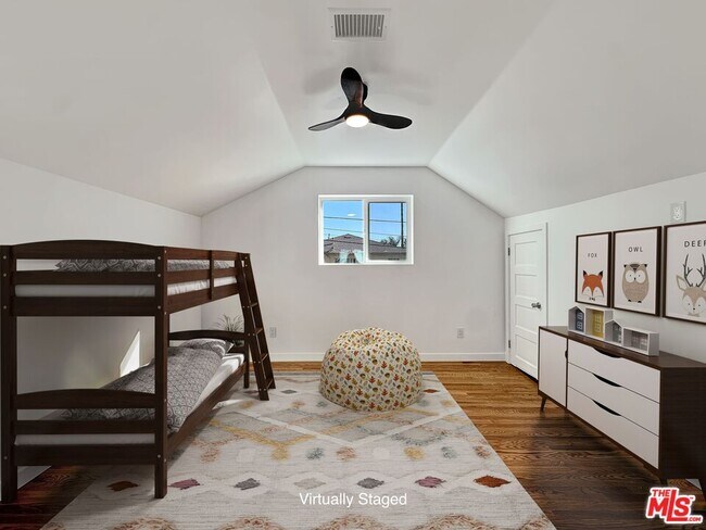 Building Photo - 5930 Willoughby Ave