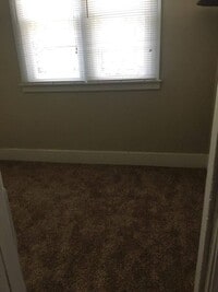 Building Photo - 4 Bedroom/2.5 bath home