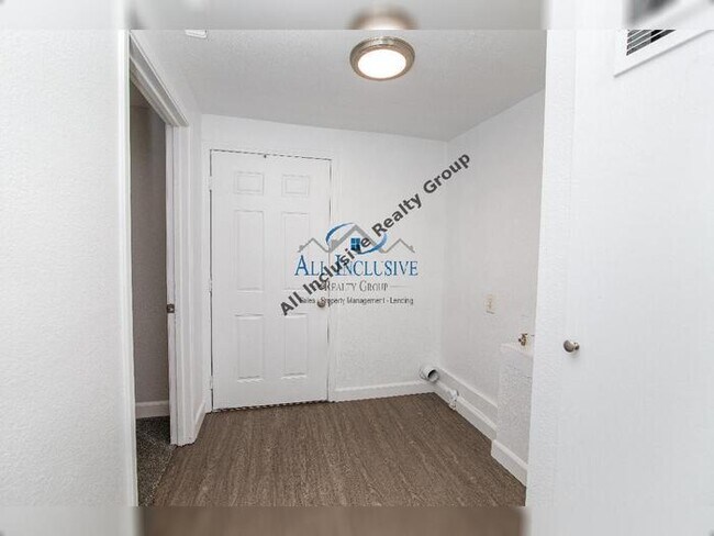 Building Photo - Great 3BD 2 BA home