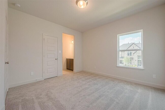Building Photo - 29803 Breezy Pnes Lp
