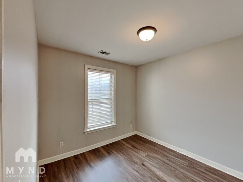 Building Photo - 50 Ridgefield Dr