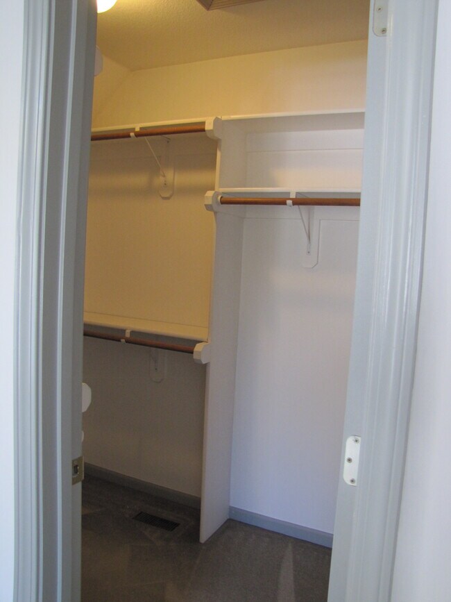 3rd floor walkin closet - 4623 Genessee St