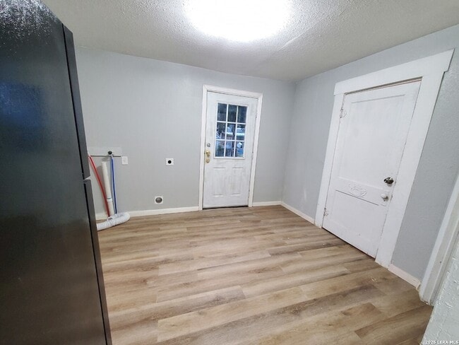 Building Photo - 2318 Ruiz St