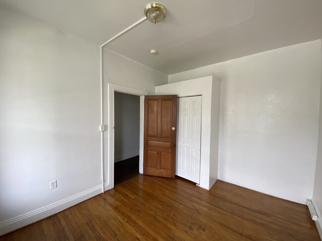 Building Photo - 256 W Jackson St