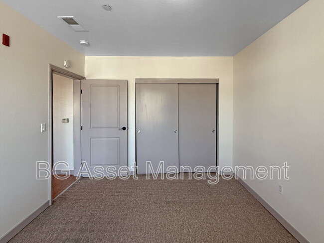 Building Photo - 1459 MacArthur Blvd