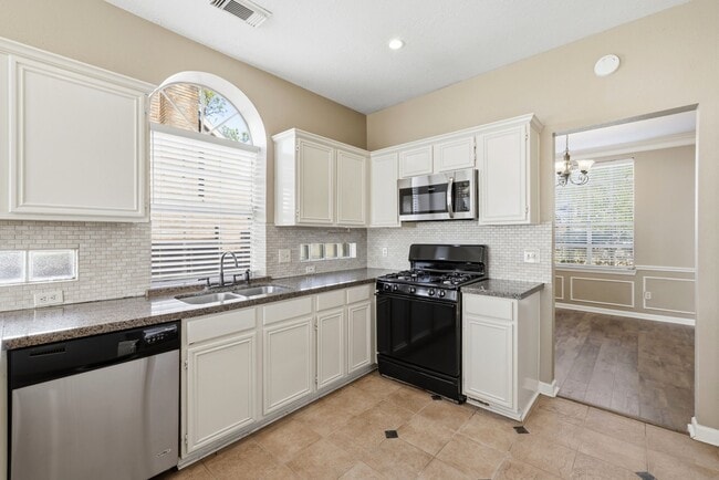 Building Photo - 6734 Flowermound Dr