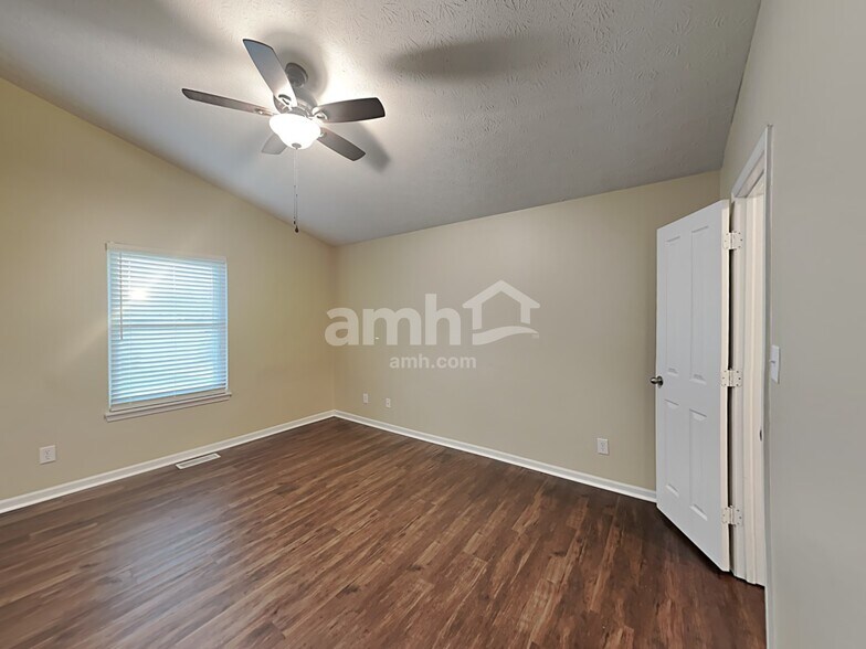 Building Photo - 136 Brooks Bnd