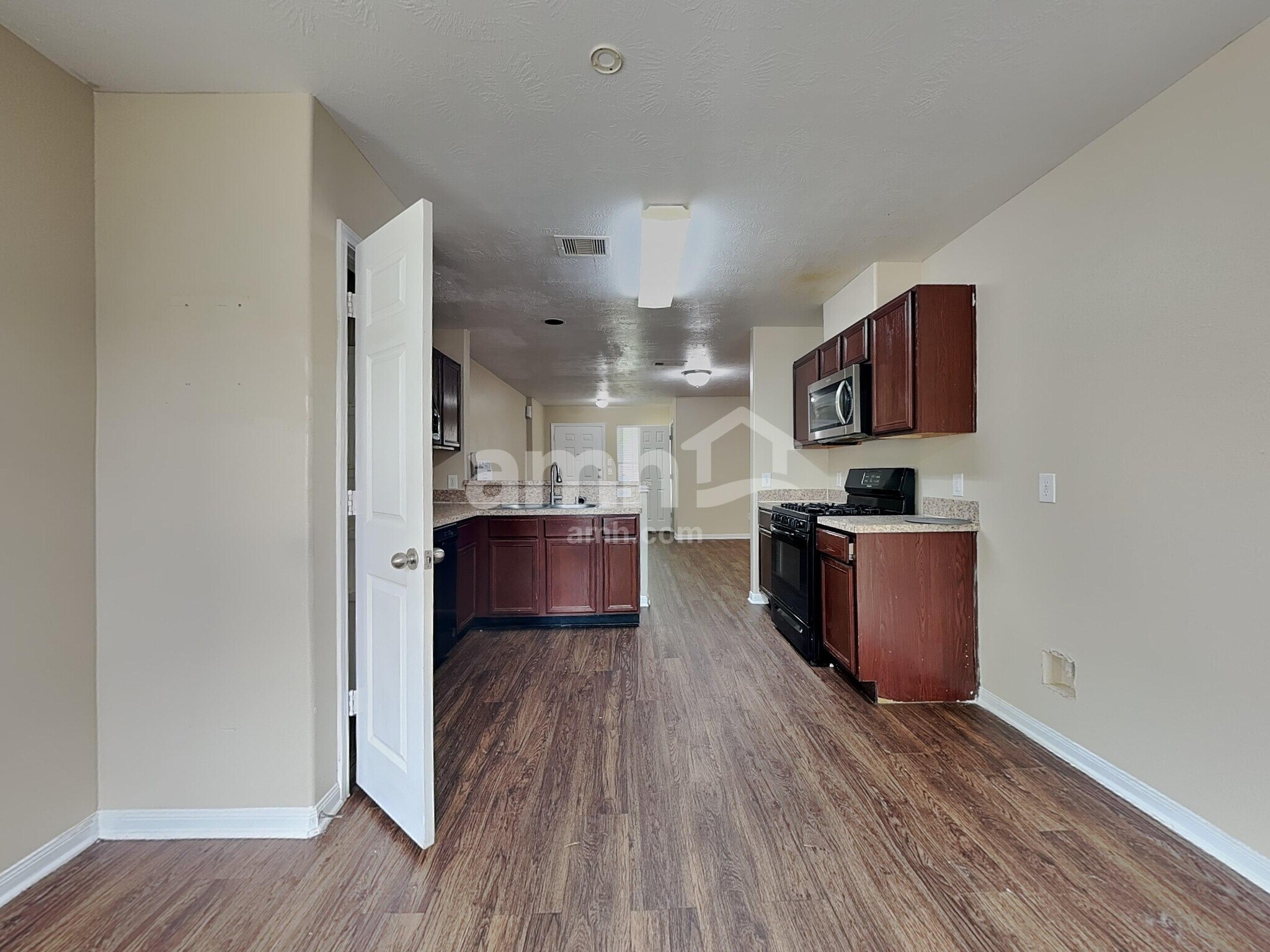 Building Photo - 22270 Queenbury Hills Dr
