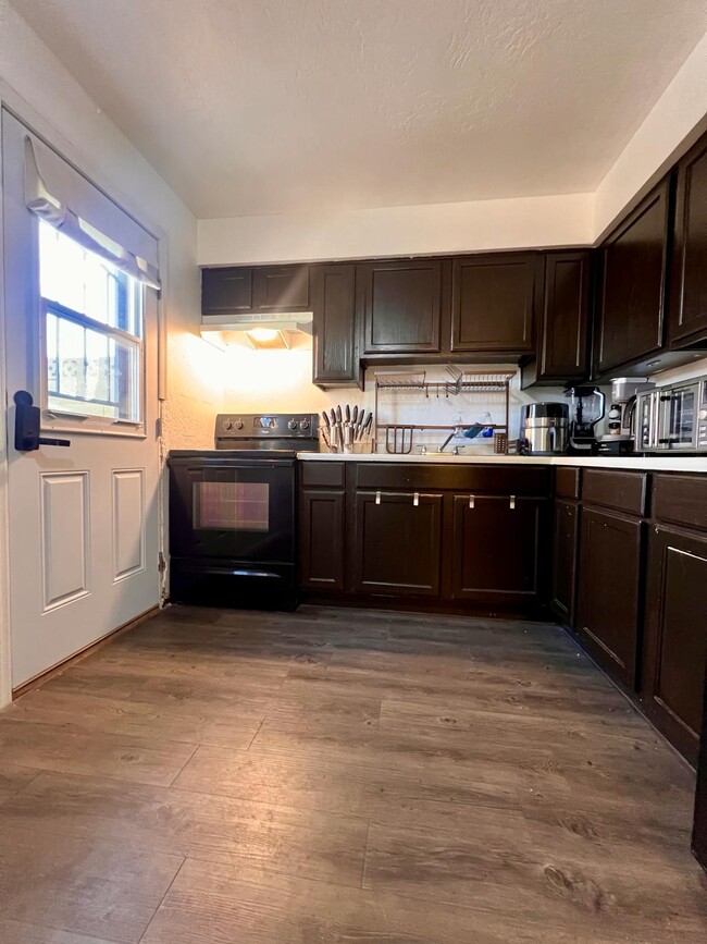 Building Photo - 4615 N 39th Ave