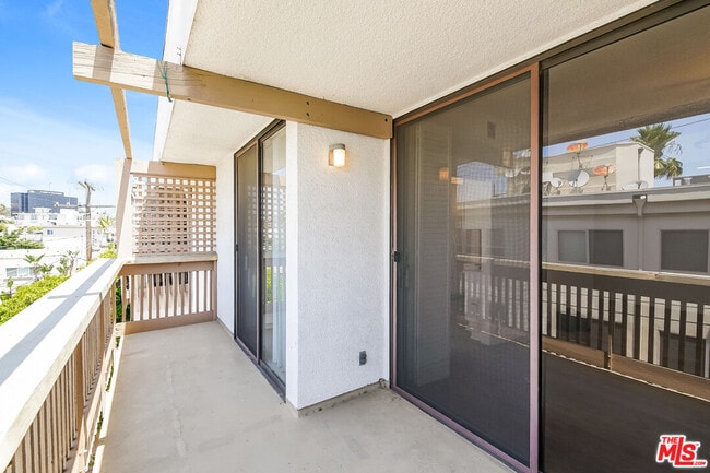 Building Photo - 11805 Mayfield Ave