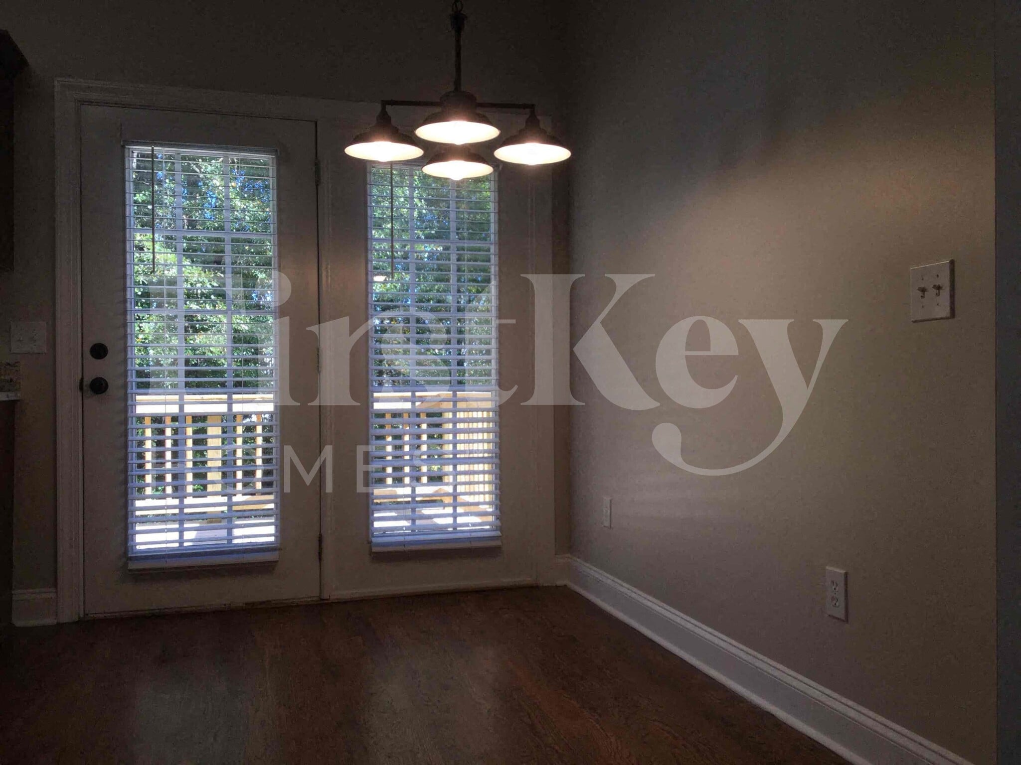 Building Photo - 457 Riverglen Dr NW